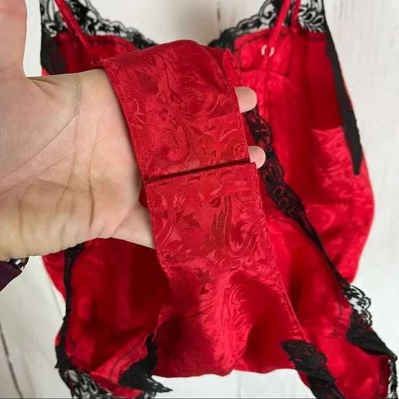 Vintage red satin teddy lingerie bodysuit with black lace & beads. Medium. - Picture 9 of 9